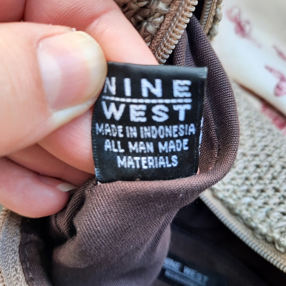 Vintage Y2K Nine West Woven Hobo Shoulder Bag Purse Taupe Retro Boho - Picture 12 of 12